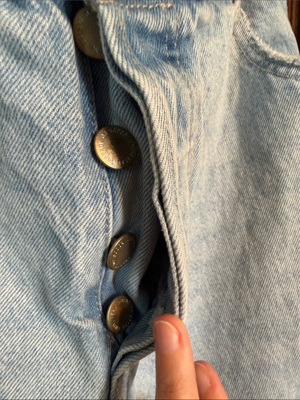 Universal Thread Mid-Rise 90s Baggy Jeans Light Wash Distressed Button Fly 17R - Picture 5 of 6